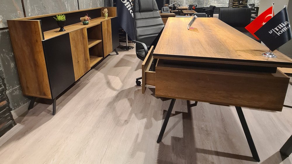 Çizgi Masa Takımı